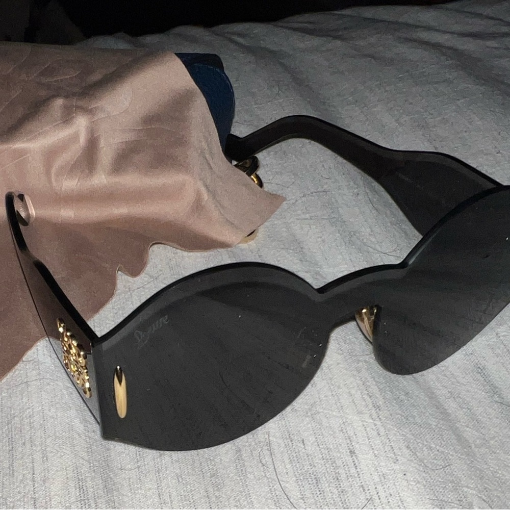 LOEWE Black sunglasses